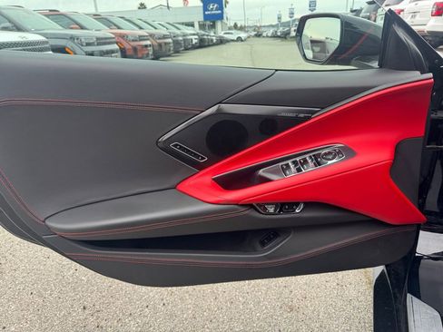 Used 2023 Chevrolet Corvette Stingray w/ Z51 Performance Package image 11