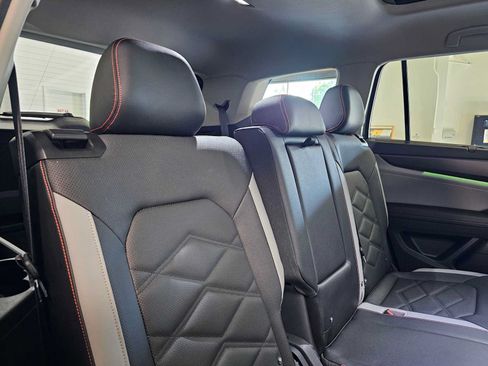 Used 2026 Volkswagen Atlas Peak Edition AWD/4WD image 13