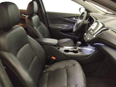 Used 2018 Chevrolet Malibu LT w/ Leather Package FWD image 21