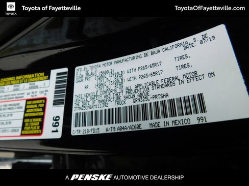 Used 2019 Toyota Tacoma TRD Sport w/ Technology Package image 8