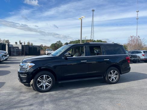 Used 2024 Ford Expedition Limited image 4
