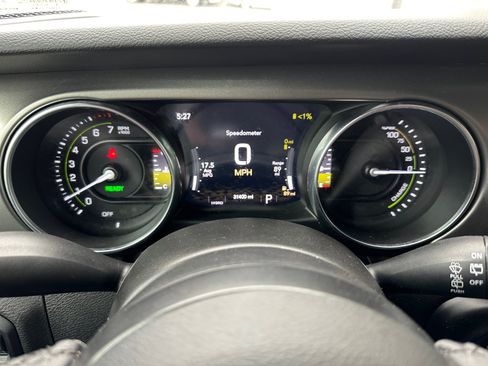 Used 2023 Jeep Wrangler Unlimited w/ Sun & Screen Package AWD/4WD image 20