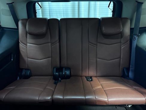 Used 2016 Cadillac Escalade Premium RWD image 24
