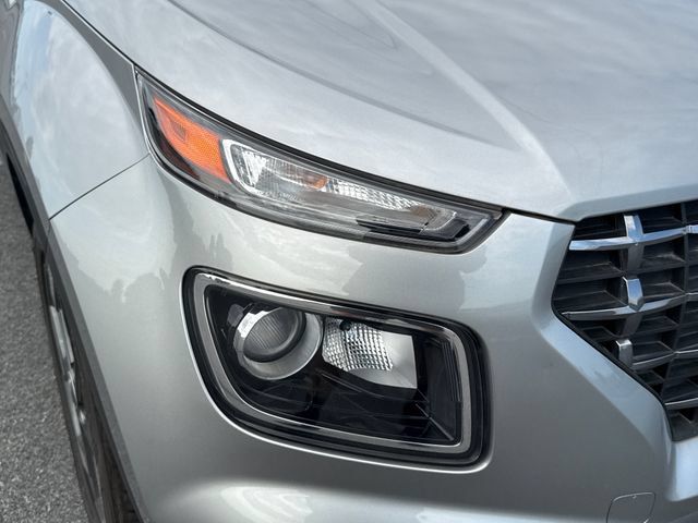 Used 2024 Hyundai Venue SEL FWD image 12