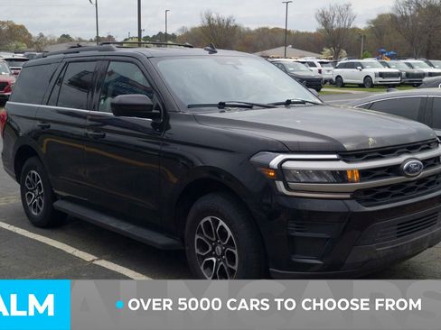 Used 2024 Ford Expedition XLT image 2