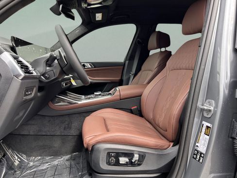 Used 2026 BMW X7 M60i image 23