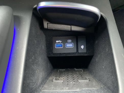 Certified 2025 Genesis GV70 3.5T Sport w/ Sport Advanced Package image 10