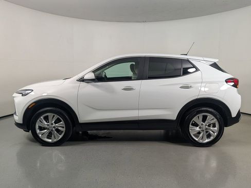 Used 2024 Buick Encore GX Preferred w/ Comfort Package AWD/4WD image 4