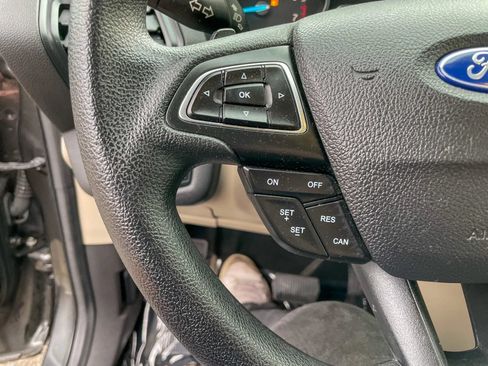 Used 2017 Ford Escape SE AWD/4WD image 16