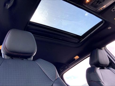 Used 2025 Toyota Sienna XSE w/ XSE Plus Package image 14