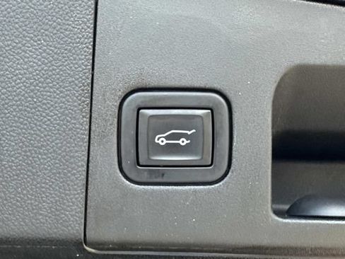 Used 2023 Cadillac XT4 Premium Luxury AWD/4WD image 12