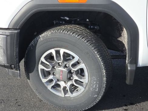 New 2025 GMC Sierra 2500 SLT w/ SLT Premium Package image 28