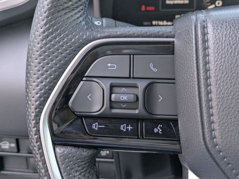 Used 2024 Toyota Sequoia Platinum AWD/4WD image 18