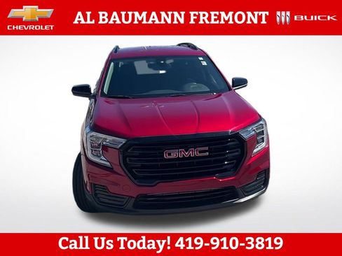 Used 2023 GMC Terrain SLE w/ Driver Convenience Package FWD image 8