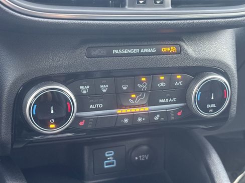 Certified 2022 Ford Escape Titanium image 24