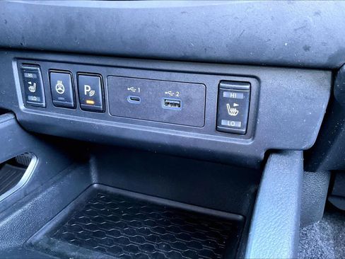 Used 2024 Nissan Frontier SV w/ SV Convenience Package image 34