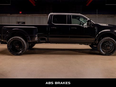 Used 2025 Ford F450 Platinum w/ FX4 Off-Road Package image 11