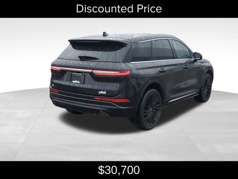 Used 2022 Lincoln Corsair Reserve image 3