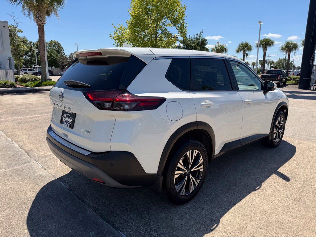 Used 2023 Nissan Rogue SV FWD image 5