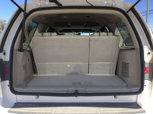 Used 2016 Lincoln Navigator Select image 25