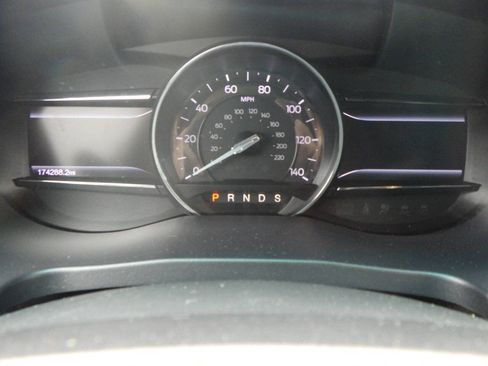 Used 2016 Ford Explorer XLT w/ Equipment Group 202A FWD image 26