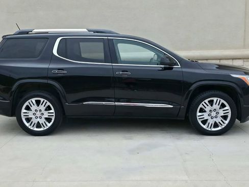 Used 2018 GMC Acadia Denali w/ Technology Package FWD image 2