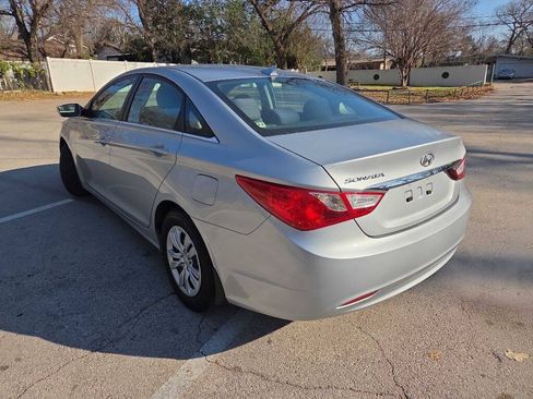 Used 2011 Hyundai Sonata GLS FWD image 4