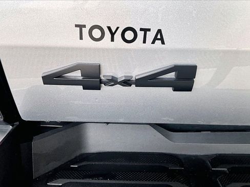 Used 2025 Toyota Tundra Platinum AWD/4WD image 31