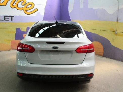 Used 2018 Ford Focus SE image 7