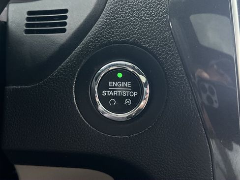 Used 2018 Ford Explorer Limited FWD image 33