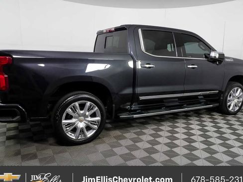 Used 2022 Chevrolet Silverado 1500 High Country w/ Technology Package image 2