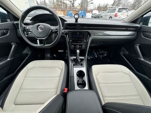Used 2020 Volkswagen Passat 2.0T R-Line image 21