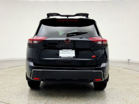 Used 2025 Nissan Rogue SV image 6