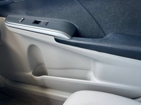 Used 2012 Toyota Camry LE FWD image 19