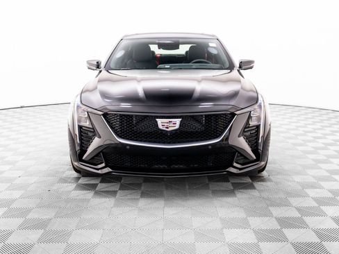 Used 2025 Cadillac CT5 V RWD image 9