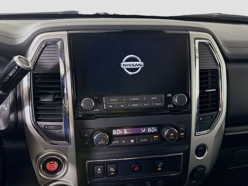 Used 2021 Nissan Titan SV w/ SV Convenience Package image 18