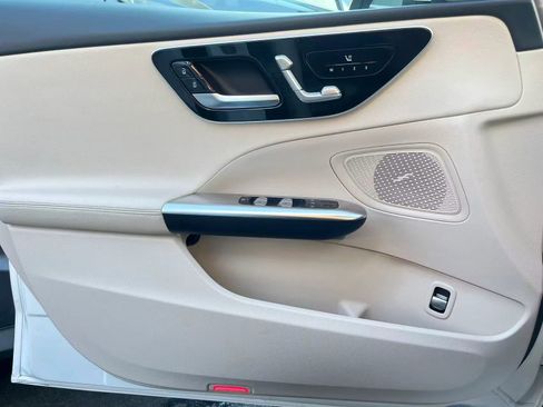 Used 2024 Mercedes-Benz C 300 4MATIC Sedan image 9