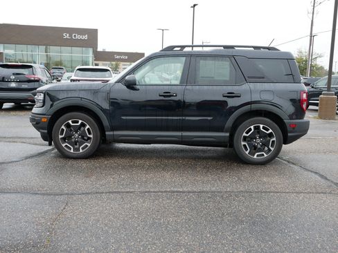 Used 2022 Ford Bronco Sport Outer Banks w/ Tech Package image 2