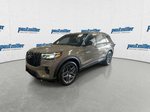 New 2026 Ford Explorer ST-Line w/ ST-Line Street Pack AWD/4WD image 5