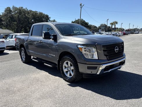 Used 2024 Nissan Titan SV w/ SV Convenience Package AWD/4WD image 7