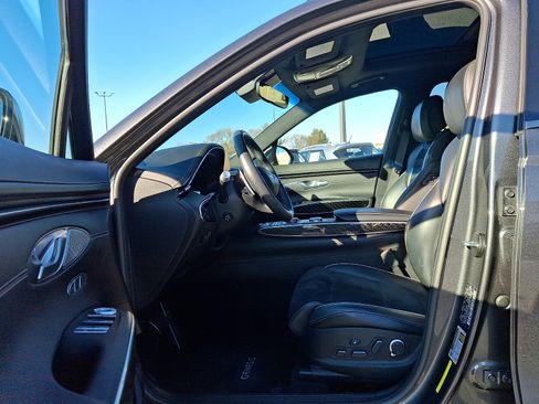 Used 2022 Genesis GV70 3.5T Sport w/ Sport Prestige Package image 14