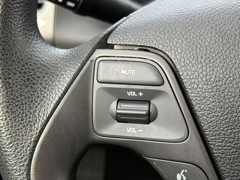 Used 2016 Kia Forte LX image 27