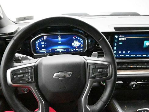 Used 2024 Chevrolet Silverado 1500 LT Trail Boss w/ LPO, Dark Essentials Package AWD/4WD image 10