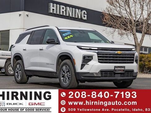 Certified 2024 Chevrolet Traverse LT image 1