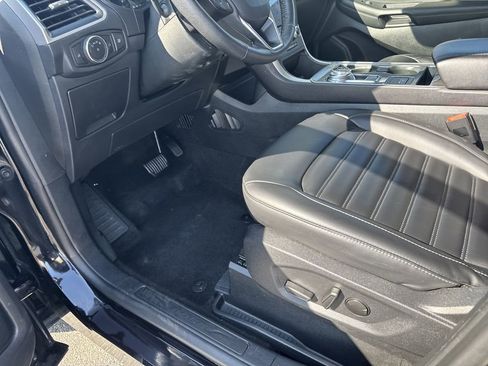 Certified 2024 Ford Edge SEL image 22