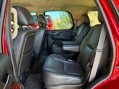 Used 2013 Cadillac Escalade AWD image 28