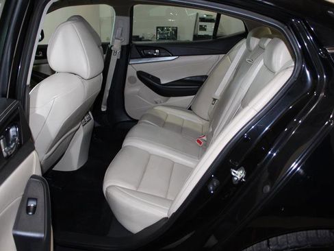Used 2016 Nissan Maxima 3.5 SV FWD image 25