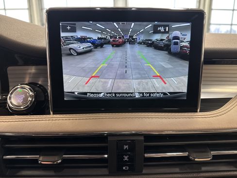 Used 2021 Lincoln Corsair AWD image 27