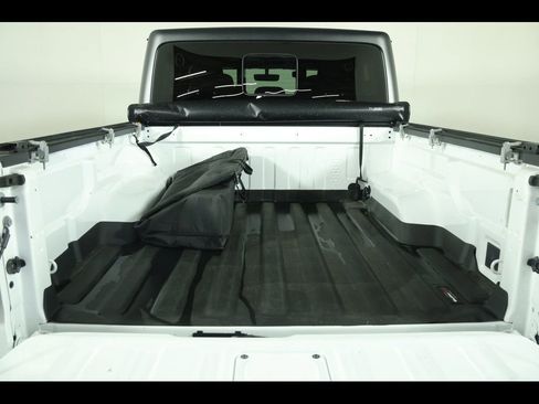 Used 2023 Jeep Gladiator Sport AWD/4WD image 12