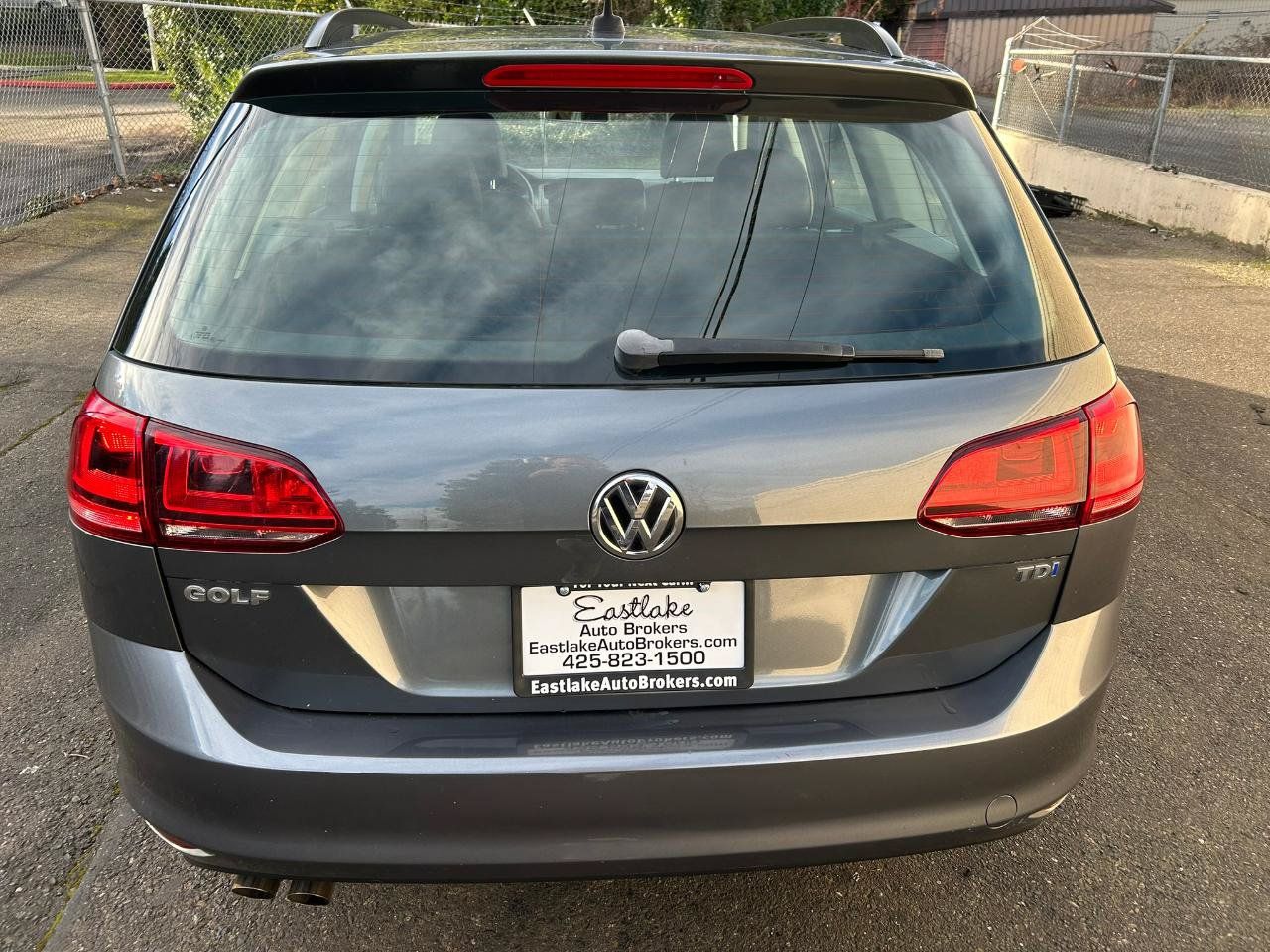 Used 2015 Volkswagen Golf TDI SE FWD image 6